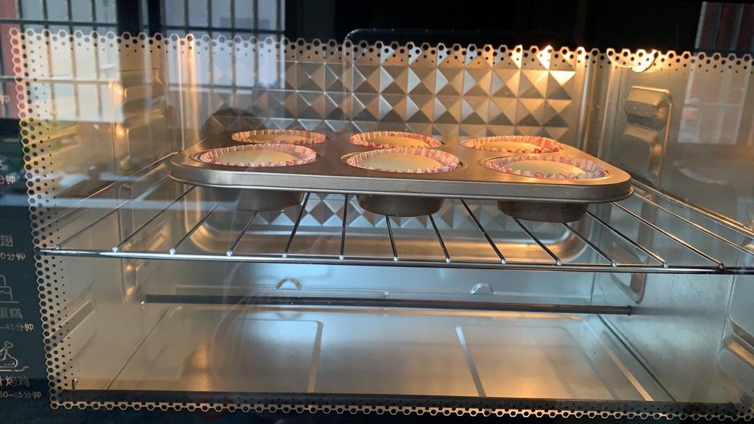 纸杯蛋糕（正好六连杯的量）