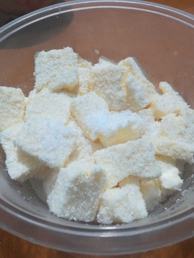 完胜85度C牛奶椰丝小方