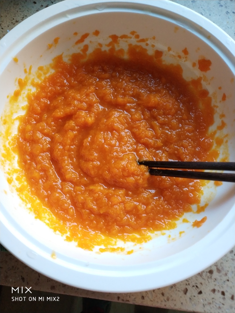 香糯可口的糯米南瓜糕的做法 步骤2