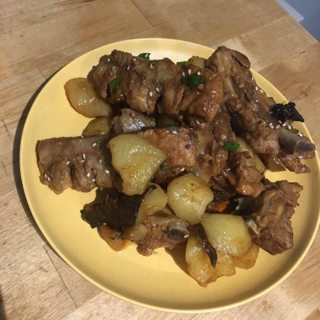土豆炖排骨