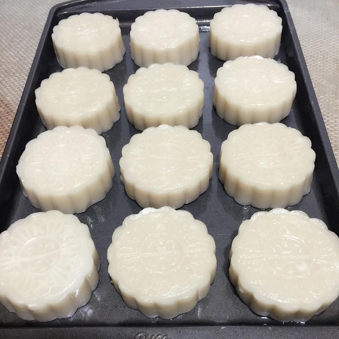 做法:糯米粉,粘米粉,馬蹄粉,玉米油和適量的