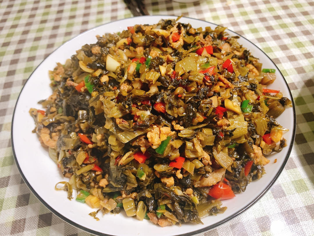 快乐小鱼儿0013做的黎老师绝味酸菜的腌制&酸菜炒肉末&鱼杂锅