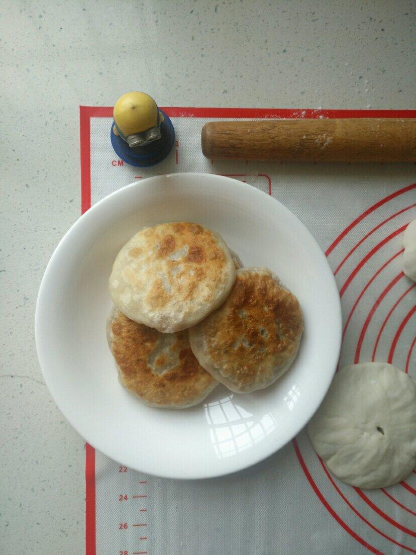 会连续吃八个的萝卜馅饼