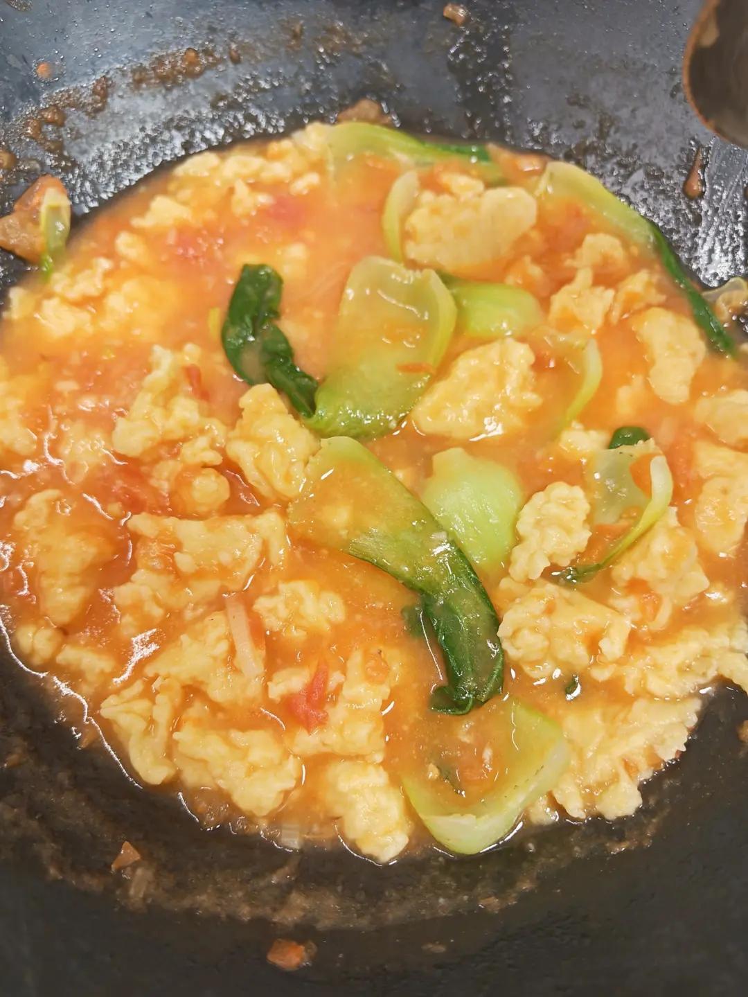 不用揉面就能吃的美味面食——西红柿小鱼面疙瘩