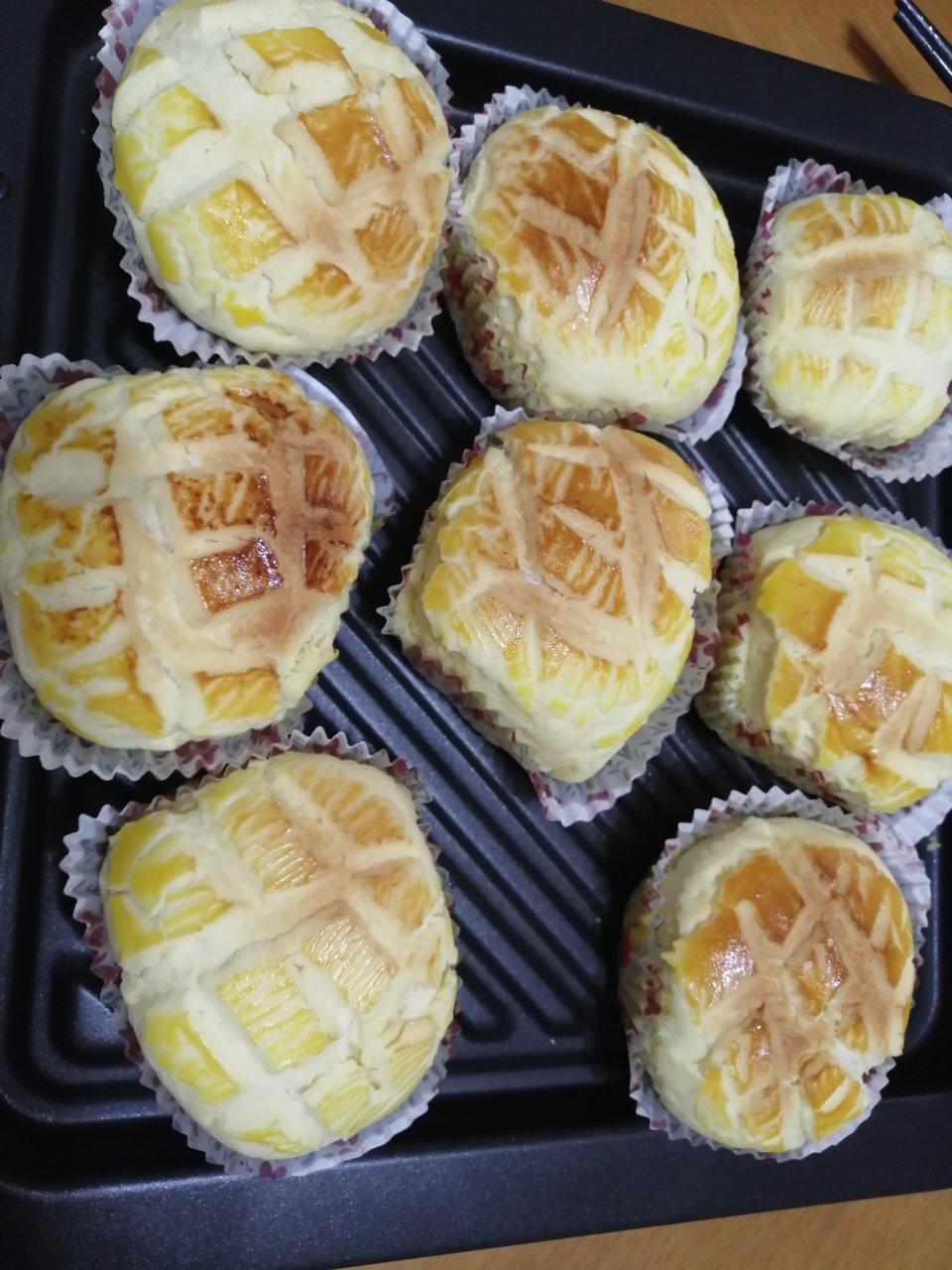 好吃到炸裂的港式菠萝包（附带制作酥皮的小视频）