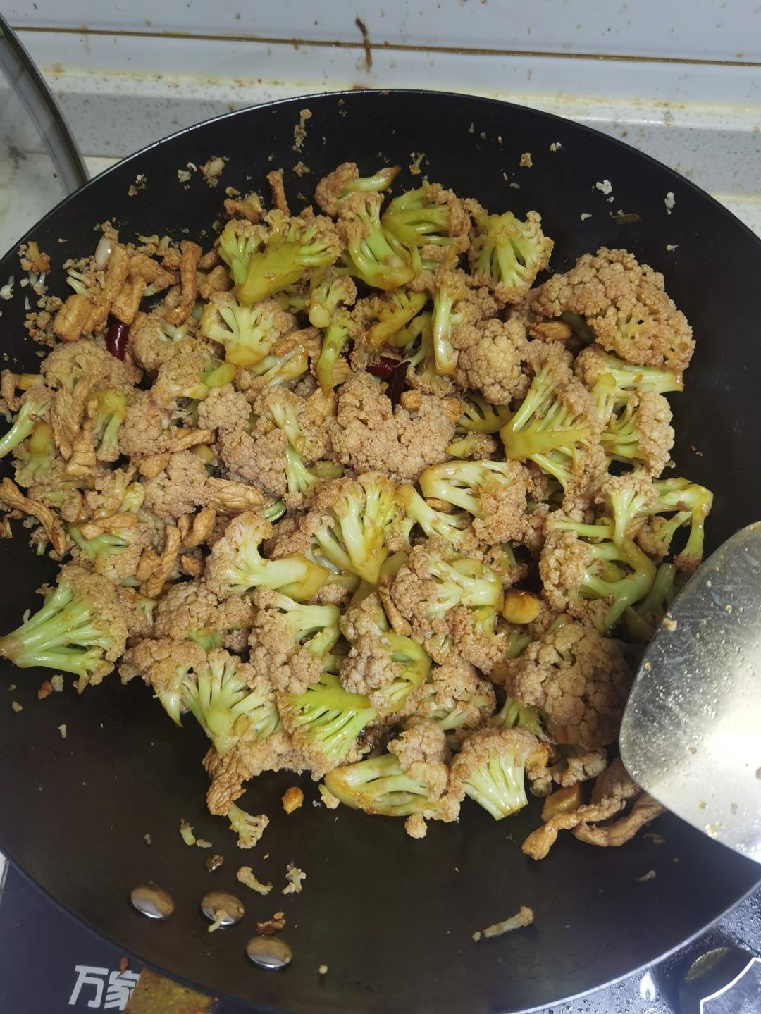 老丁的私房菜-干锅花菜