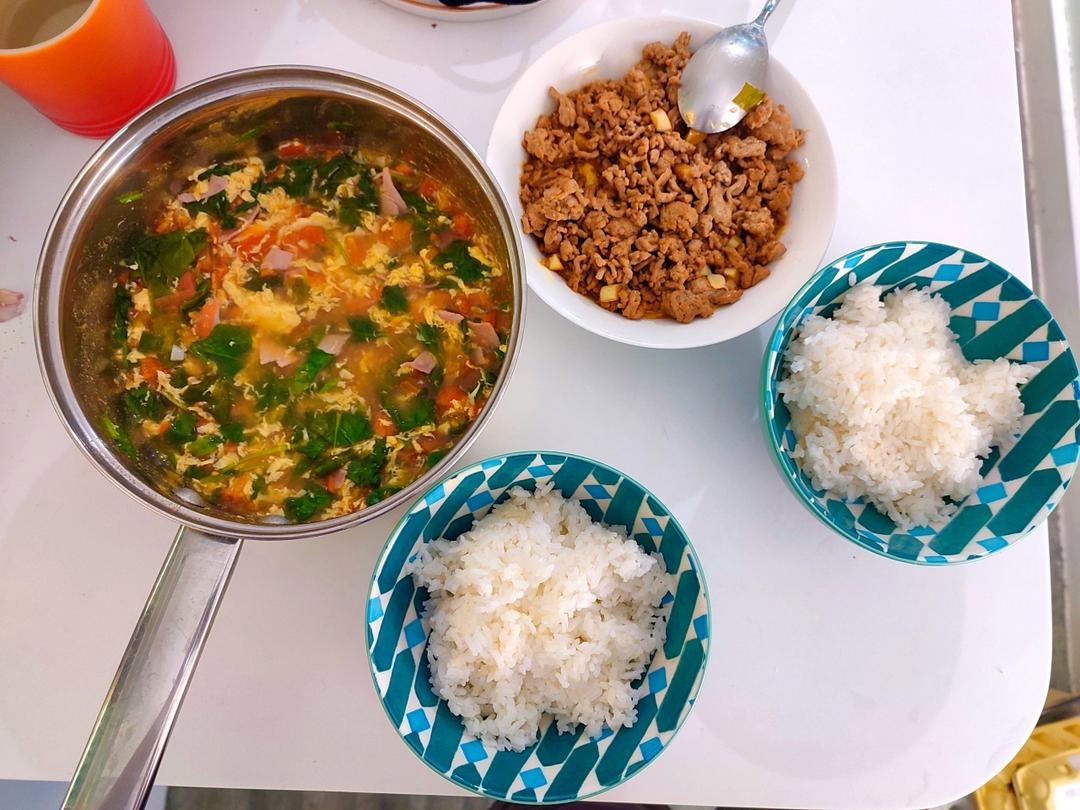 番茄菠菜鸡蛋汤