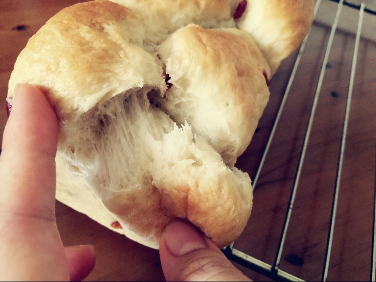 柔软无敌的酸奶蔓越莓面包卷