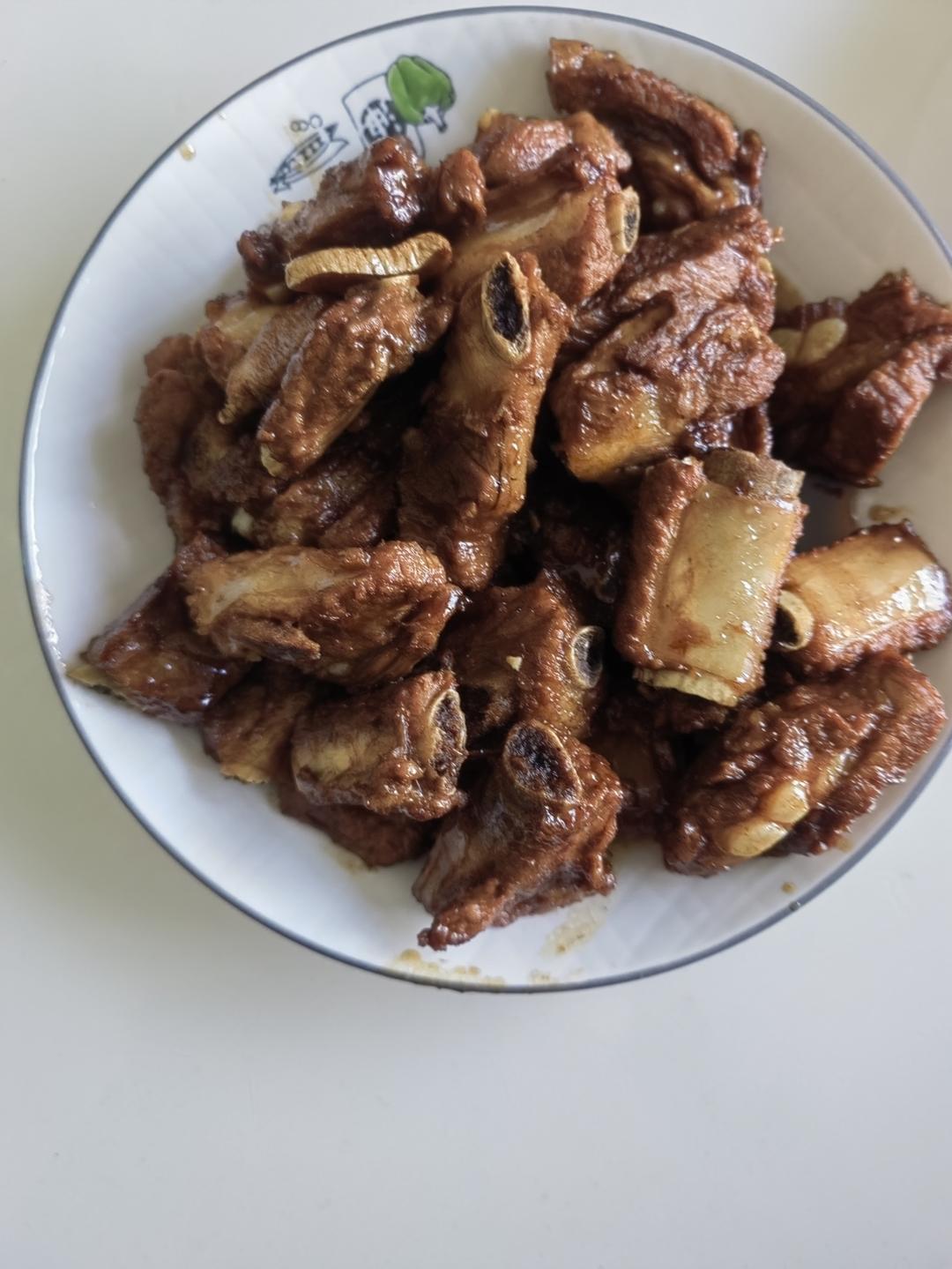 糖醋排骨的家常做法，色泽红亮，口感醇厚，好吃的停不下来