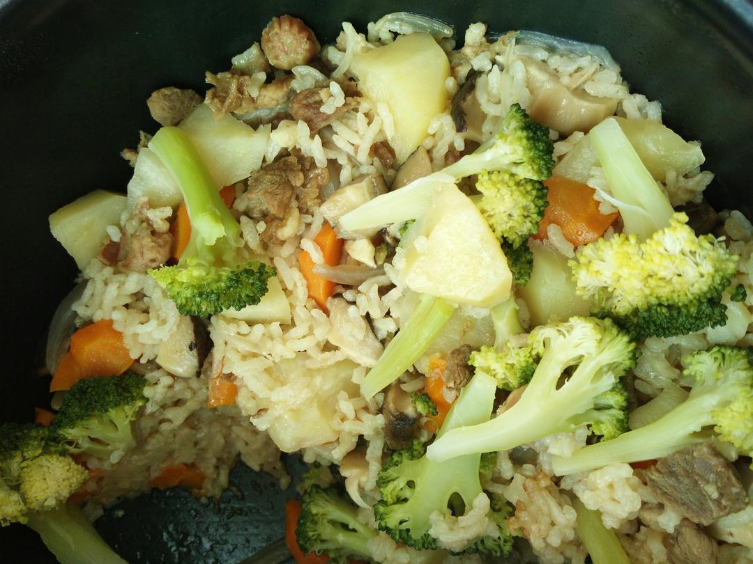 土豆焖饭（电饭锅版）