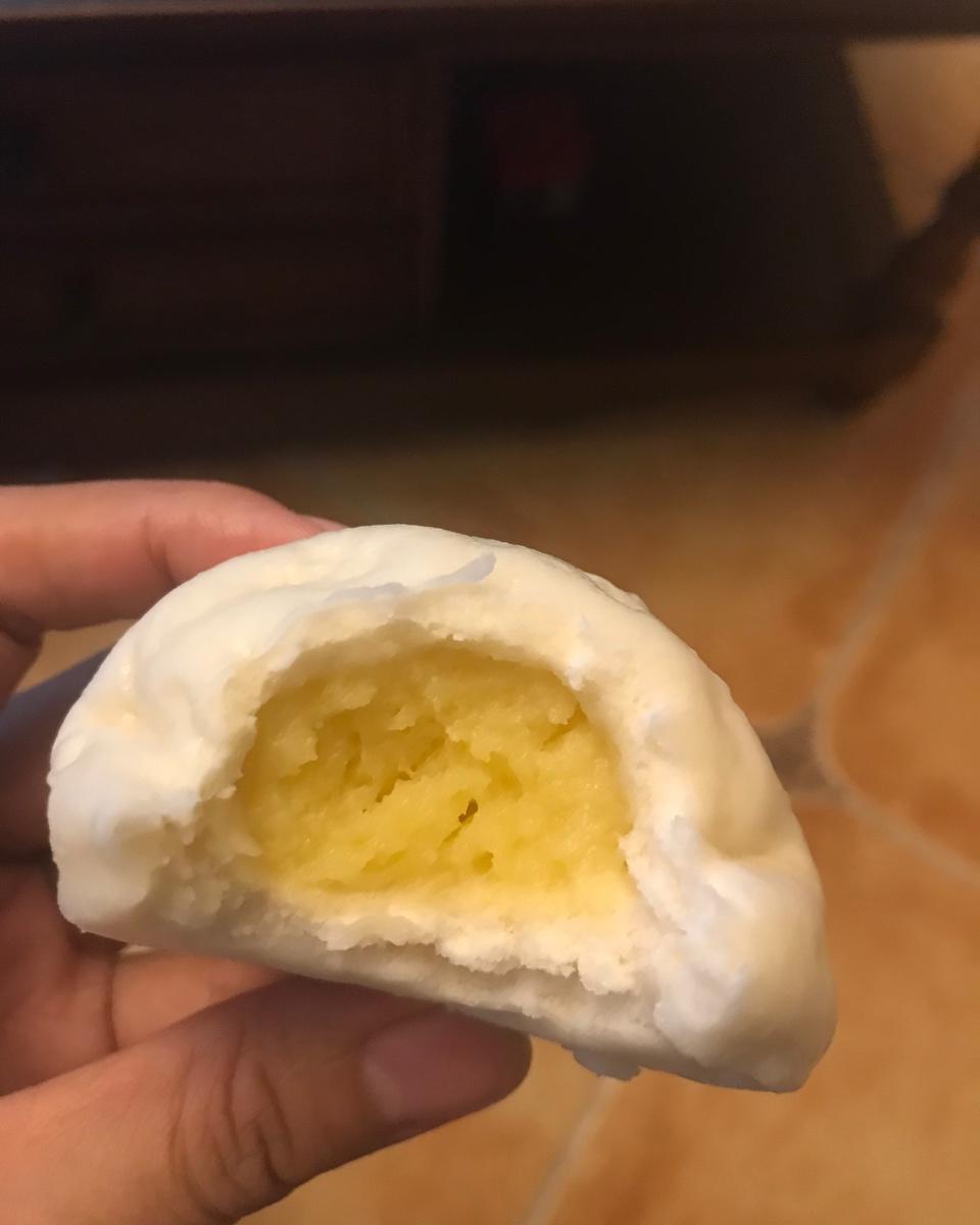 松软香甜的奶黄包，很快就可以搞定。