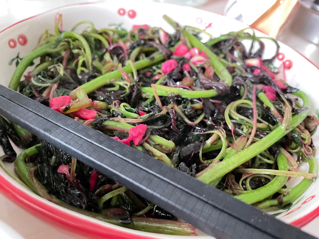 大蒜炒蔊菜（蒜炒红苋菜）