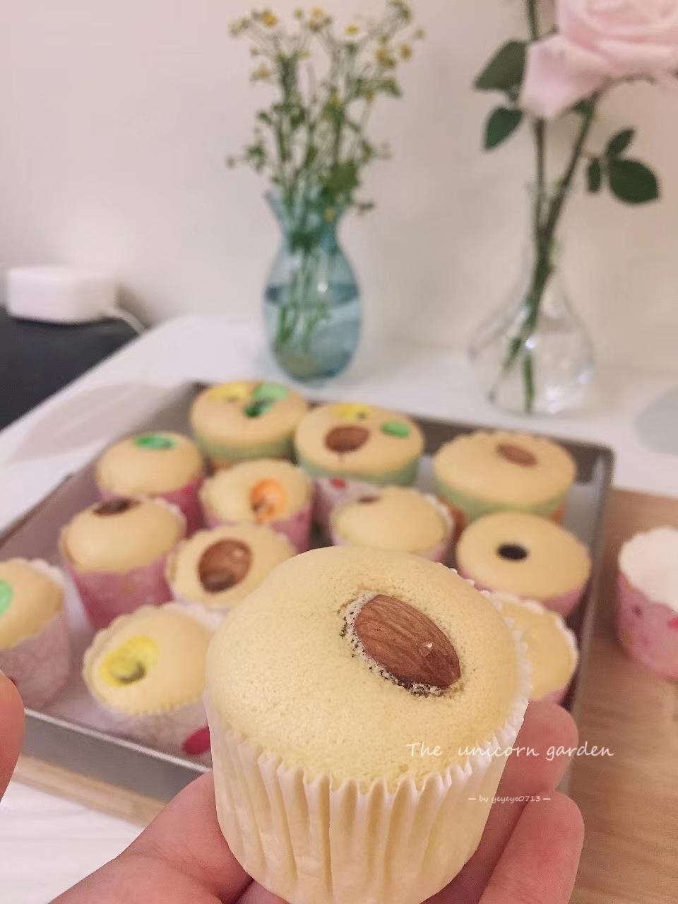 不过筛的绵密香甜湿润的纸杯小蛋糕🧁