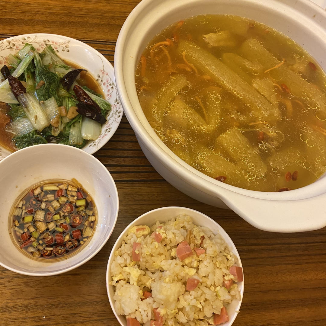 🔸虫草花竹荪🔸乌鸡汤