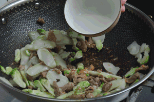 肉片炒儿菜的做法 步骤9