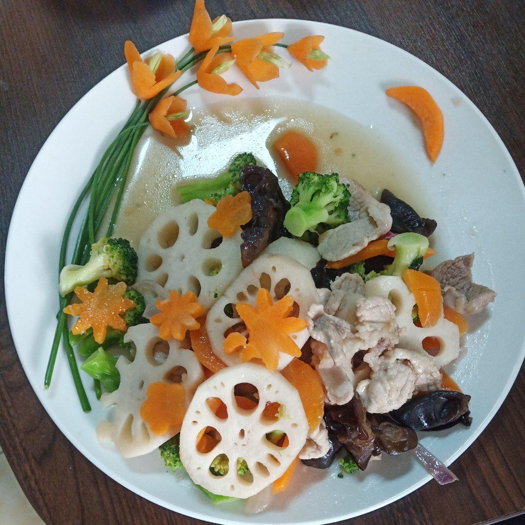 堪比五星⭐大厨的【荷塘小炒】