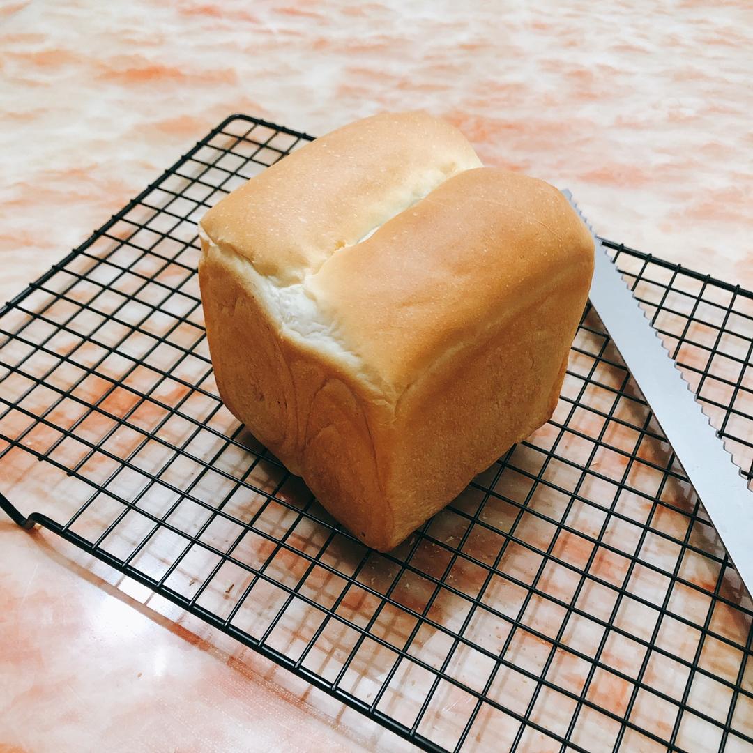 奶油蜜豆小吐司