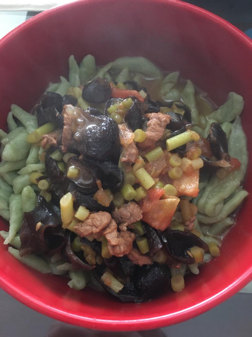 堂妈小厨——菠菜汁剪刀面