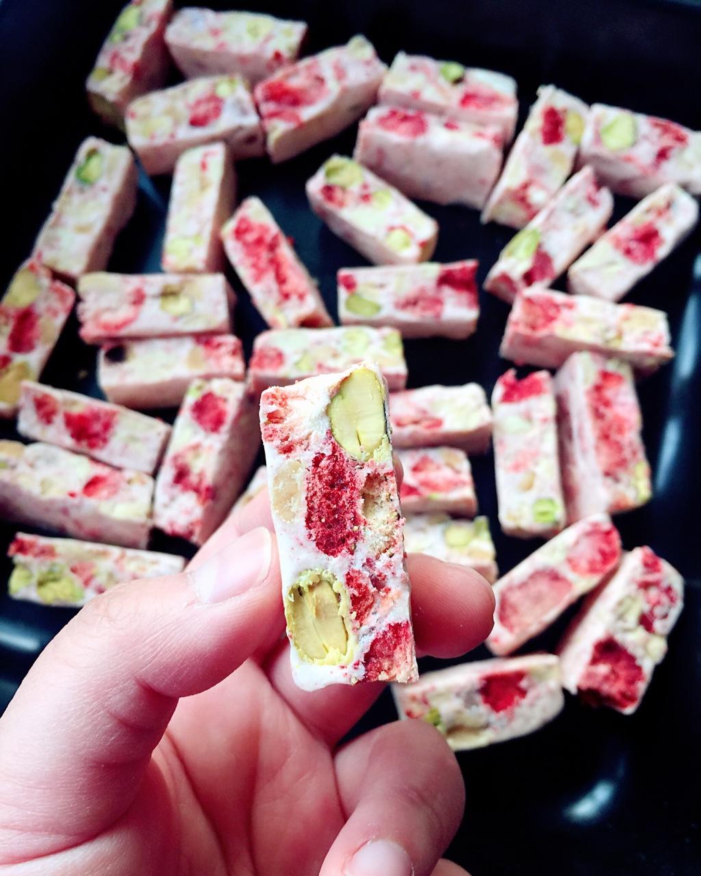 草莓开心果牛轧糖（熬糖版）