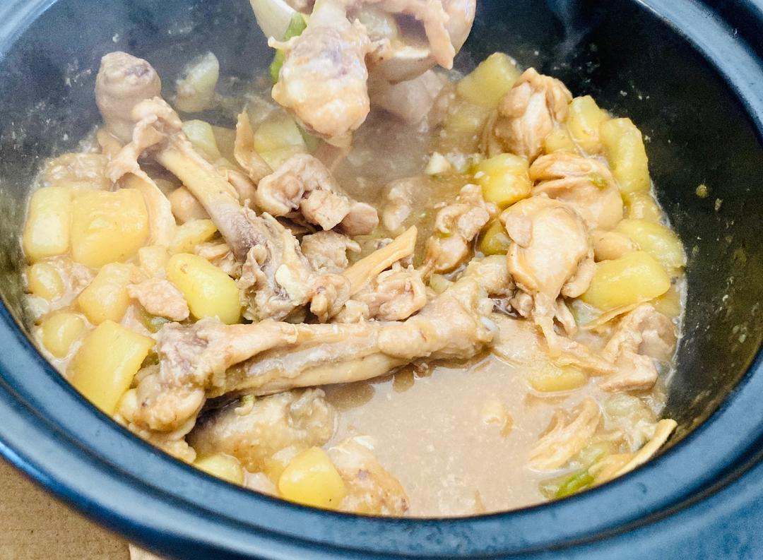 鸡腿肉炖土豆