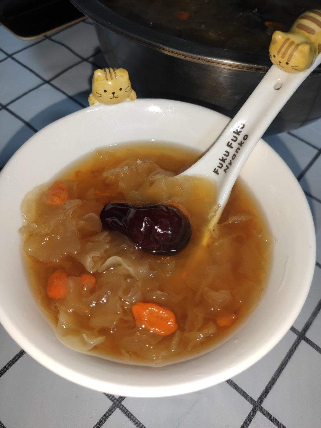 无敌好喝❗️快速熬出胶的银耳羹😋美容又养颜