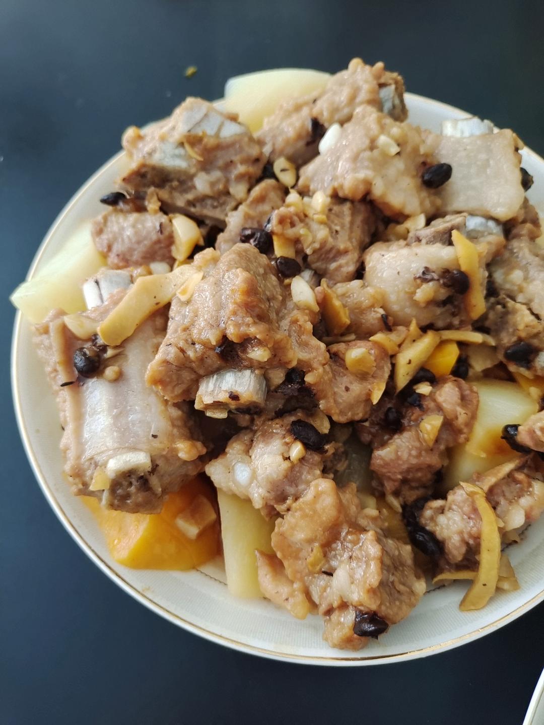 室友说我的豉汁排骨蒸南瓜太惊艳了，于是我