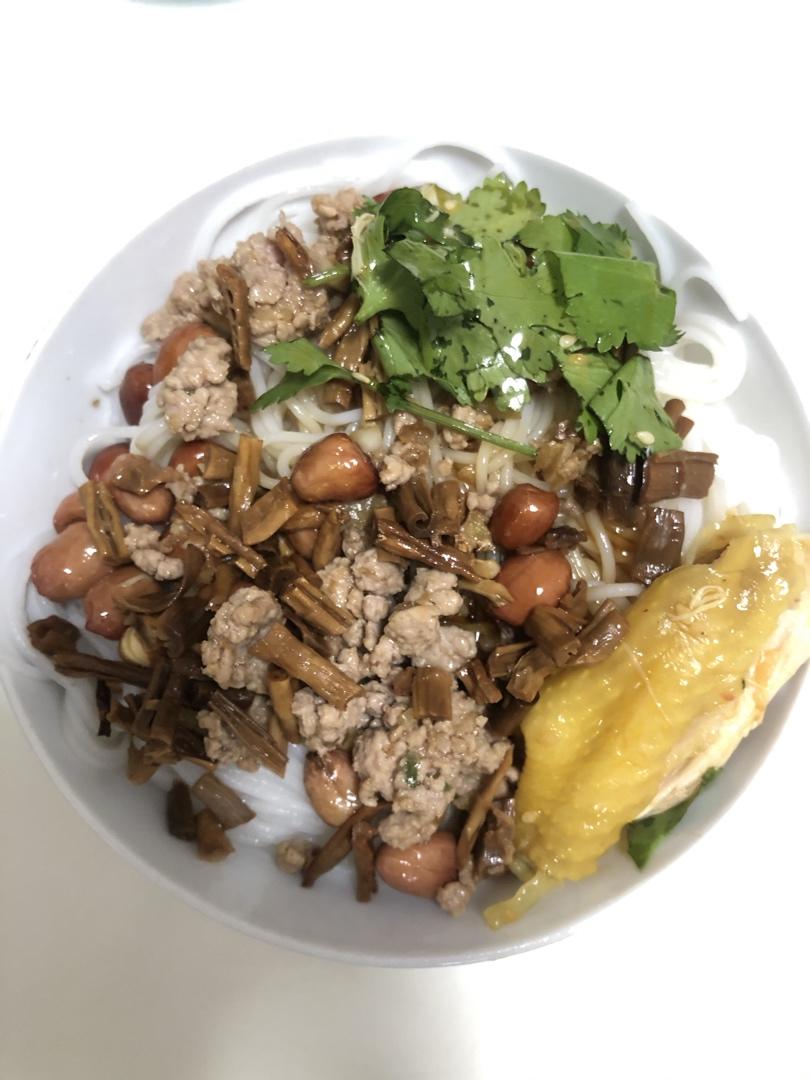 衢州人夏天的最爱——   凉拌粉干