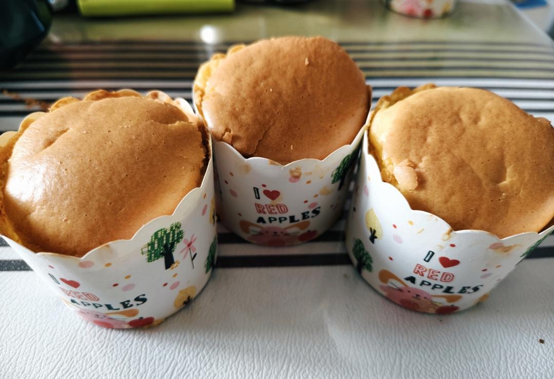 纸杯蛋糕 8寸戚风蛋糕的量