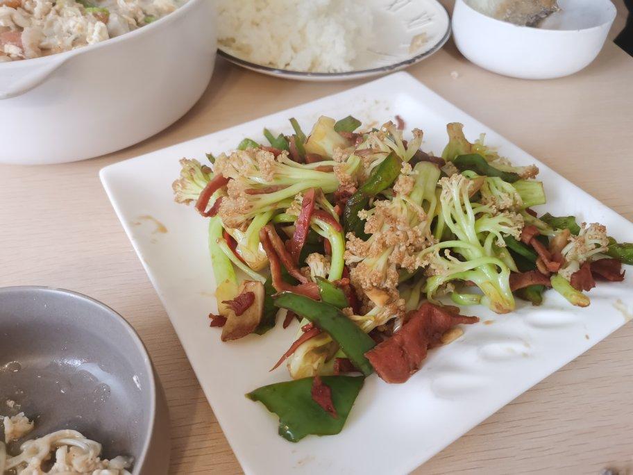 老丁的私房菜-干锅花菜