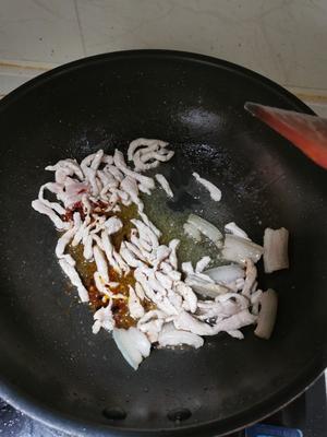 美味的韭菜苔干子肉丝的做法 步骤2