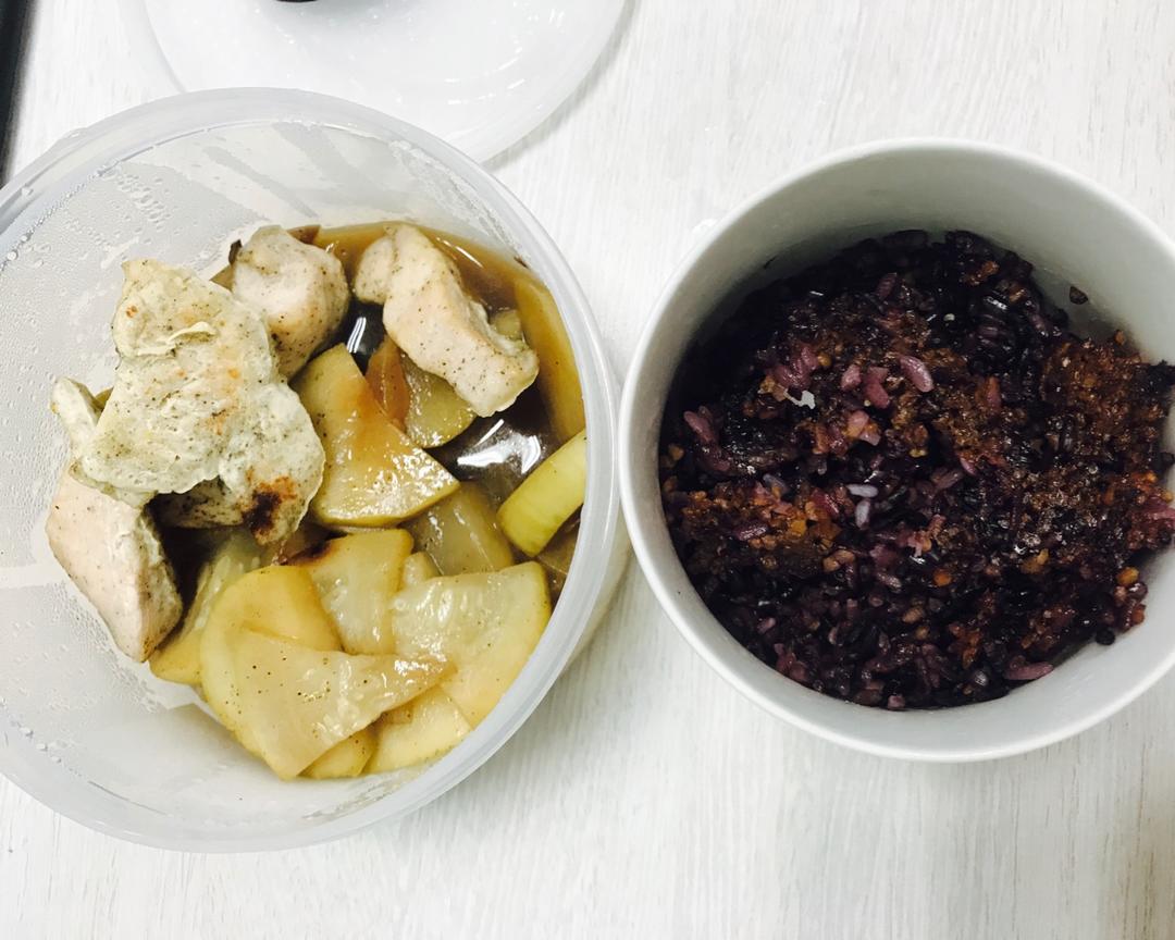 周周今天吃什么。