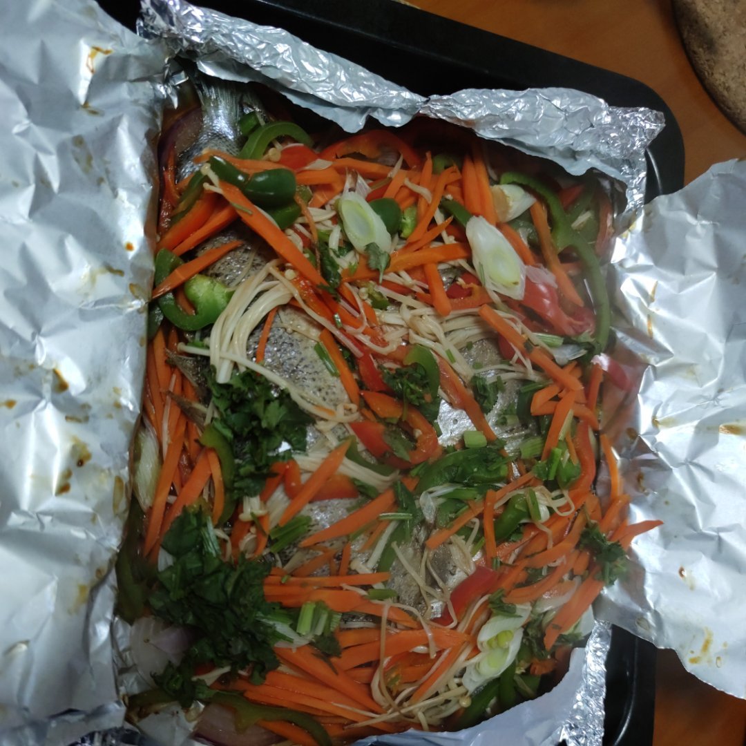 五色蔬菜焗烤海鲈鱼