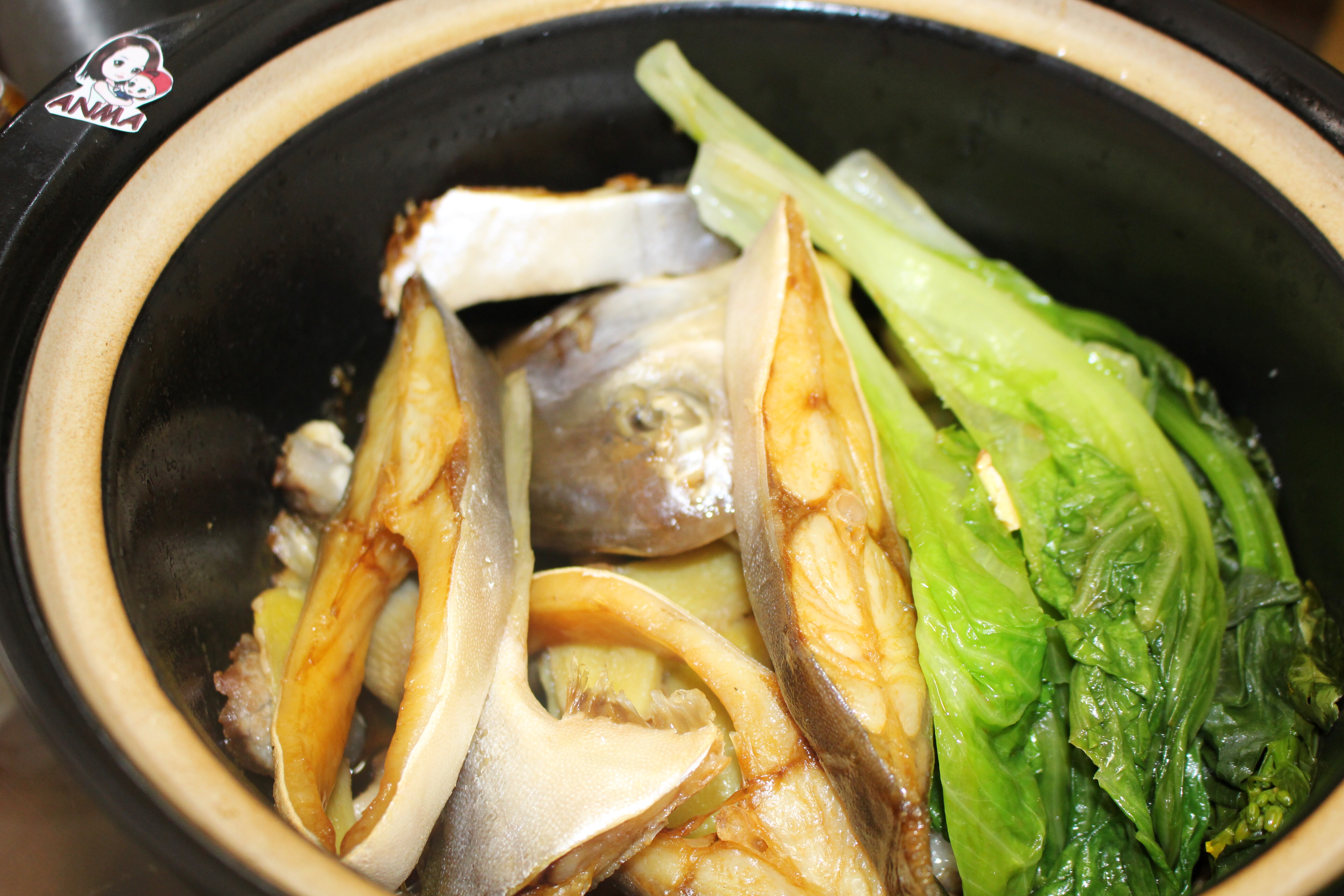 砂锅五花肉煲金鲳鱼图片