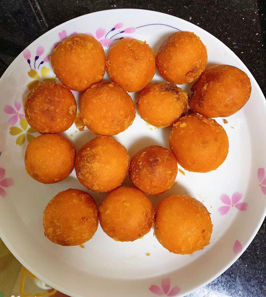 妈妈教炸的红薯丸子