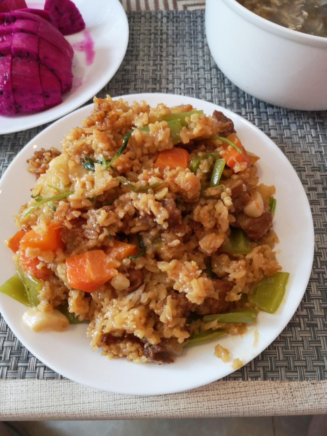 喷香排骨焖饭（爆好吃）