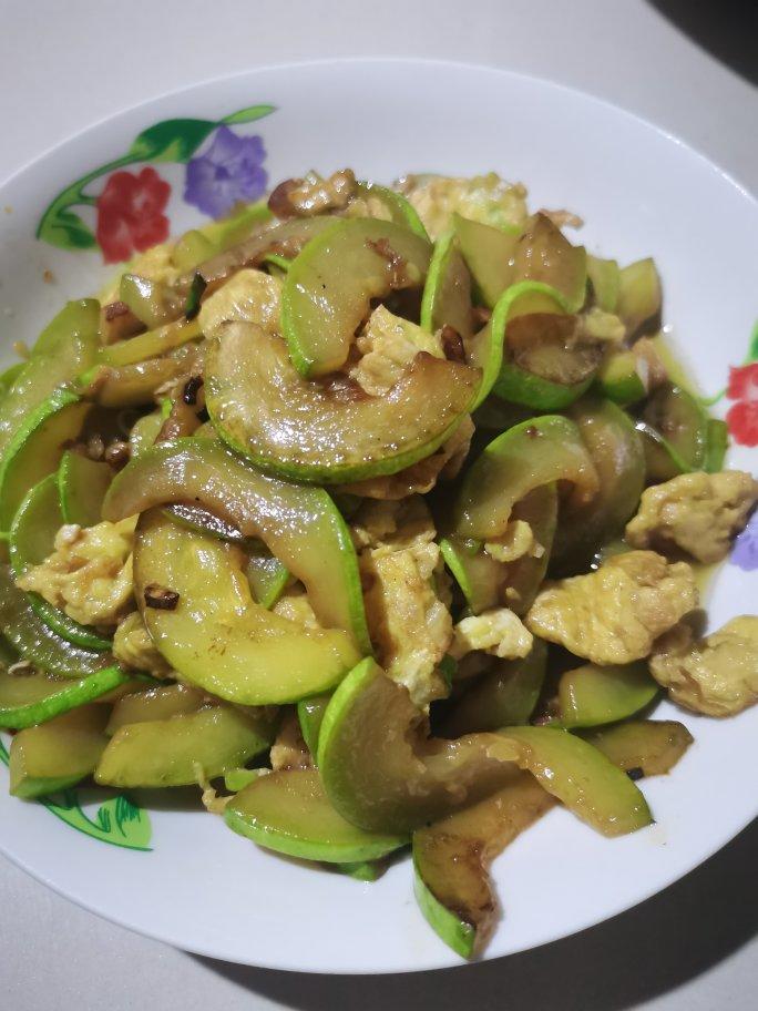 西葫芦炒鸡蛋(从不修图，拒绝夸张)
