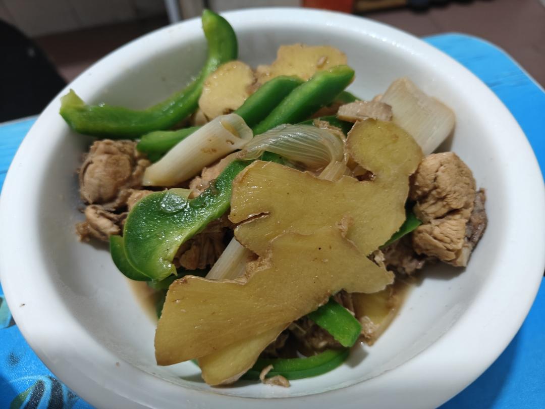 厨师长教你：“姜葱炒鸡”的家常做法，色香味俱全，赶紧收藏吧