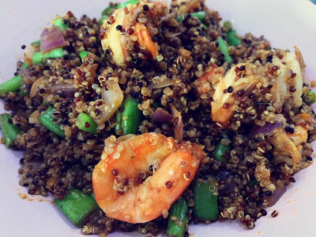 吃出人鱼线的藜麦鲜虾炒饭