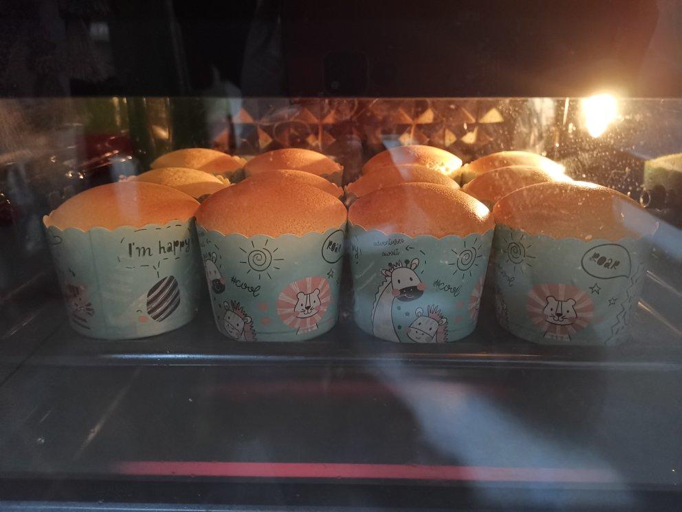 纸杯蛋糕 8寸戚风蛋糕的量