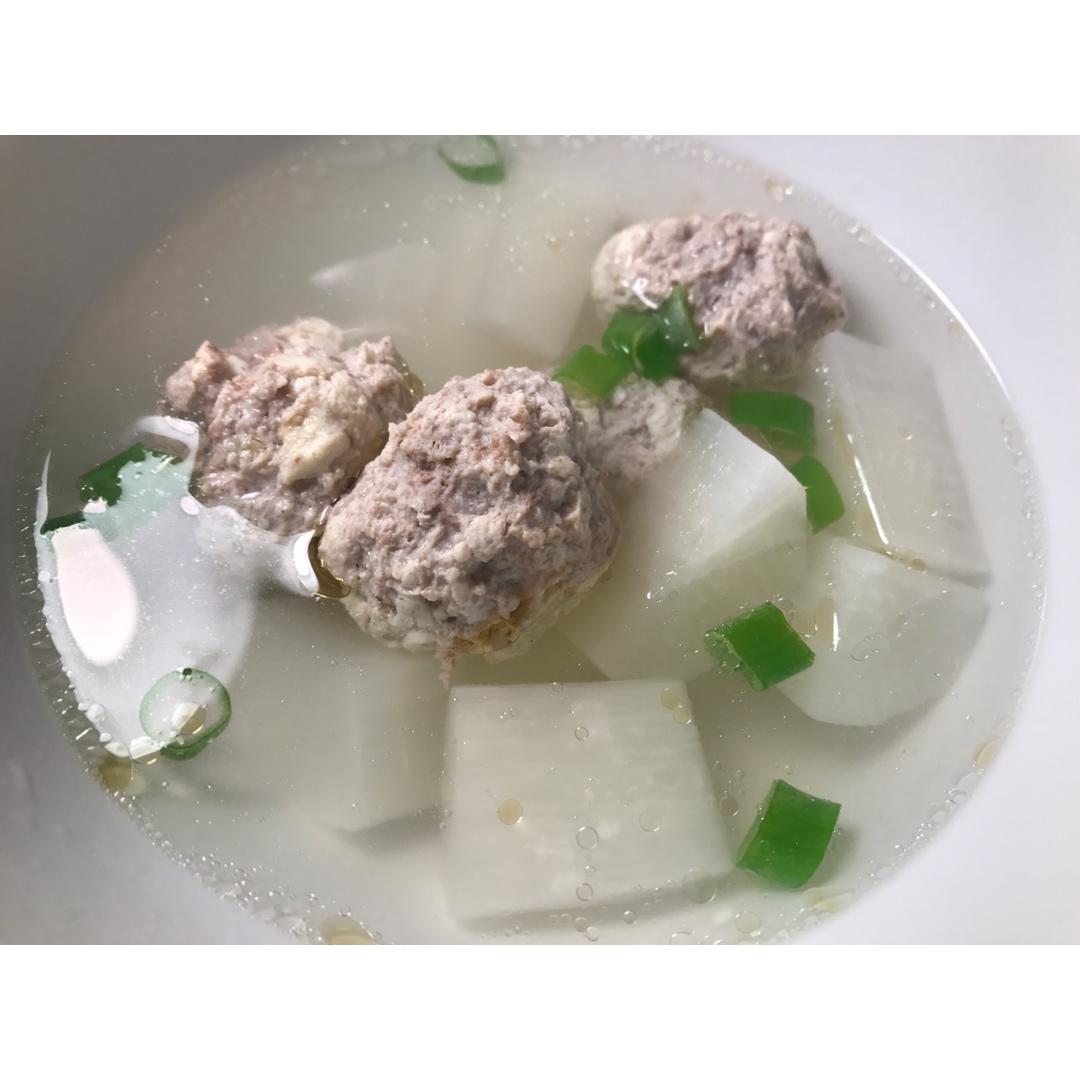 【10分钟系列】白萝卜豆腐圆子汤