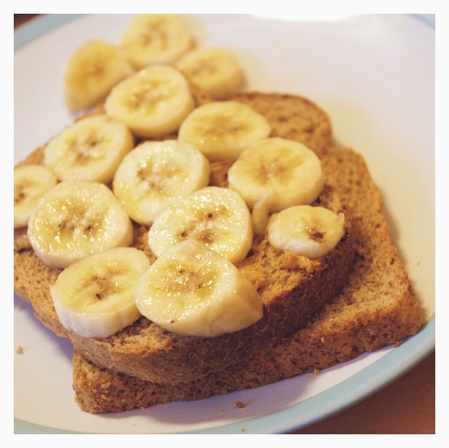 花生酱香蕉三明治