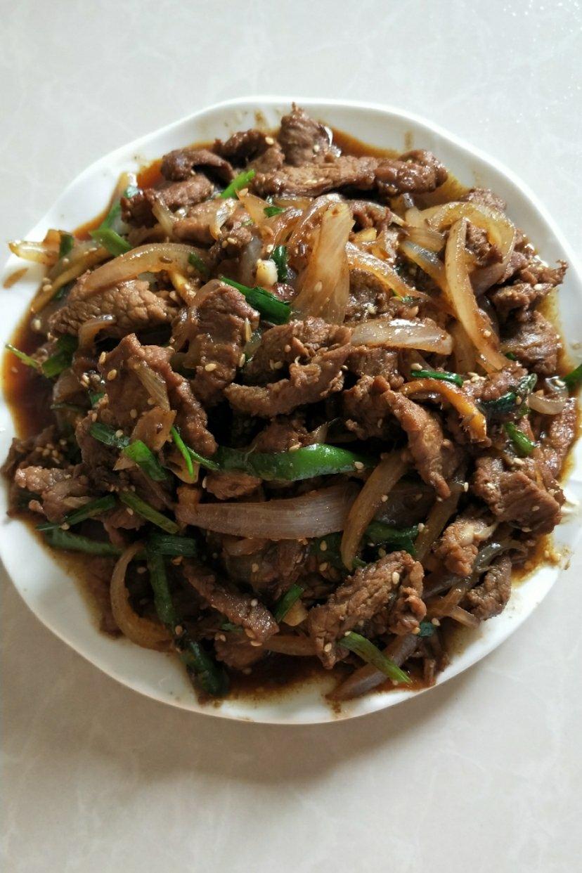 孜然牛肉（👈孜然肉片向左，吉野家向右👉）