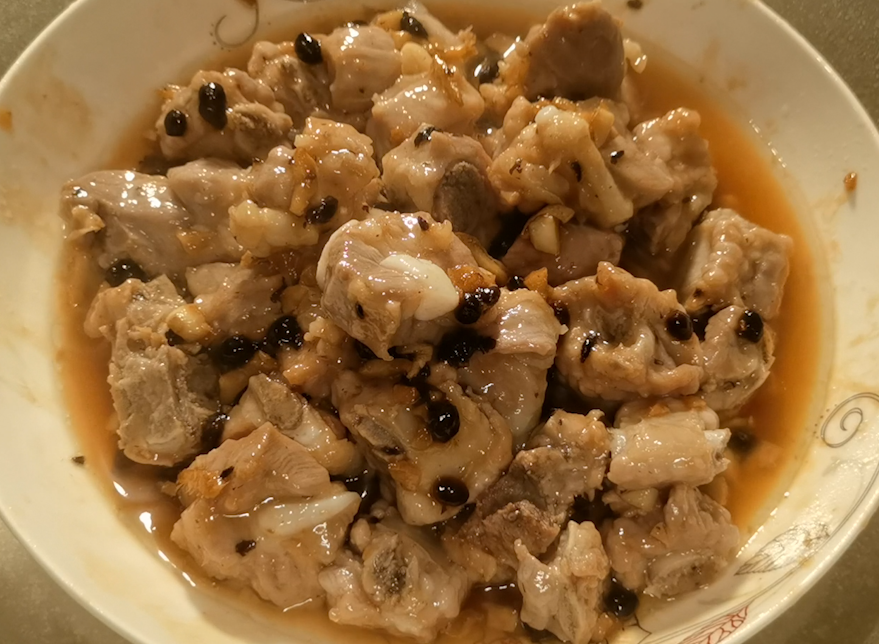 一咬下去就骨肉分离的豉汁蒸排骨的做法