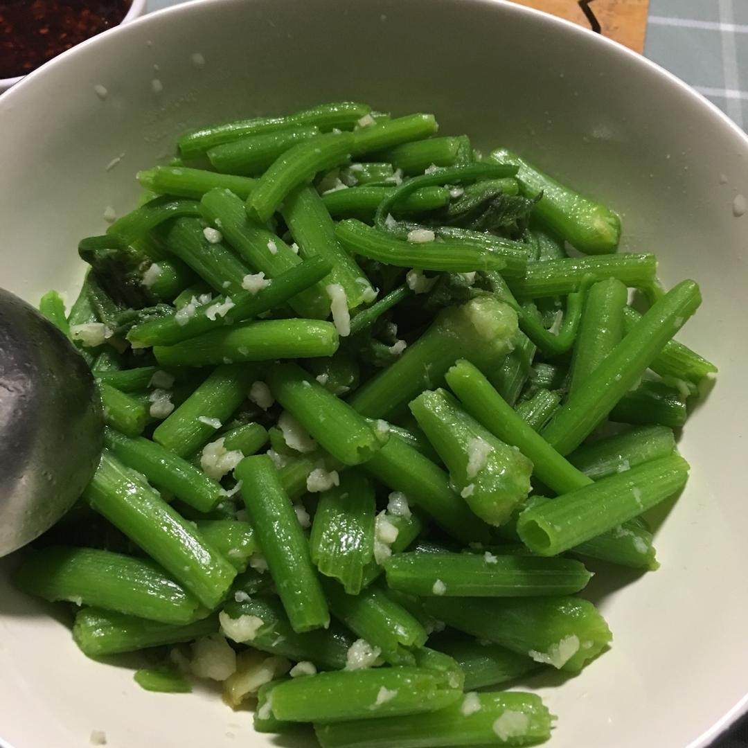 holic酱做的蒜蓉瓜苗