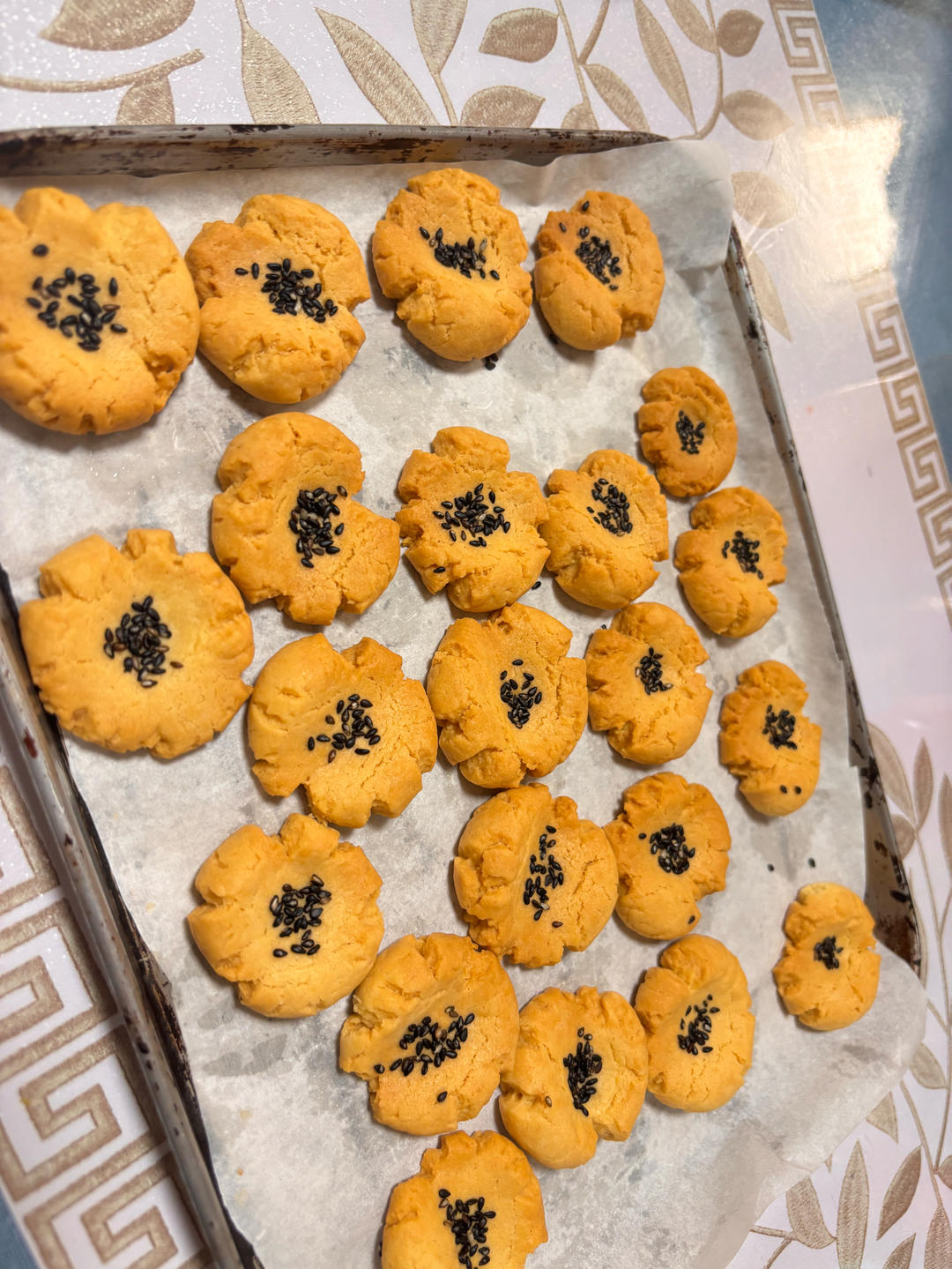 酥到掉渣的迷你小桃酥，一口一个，做法简单✅