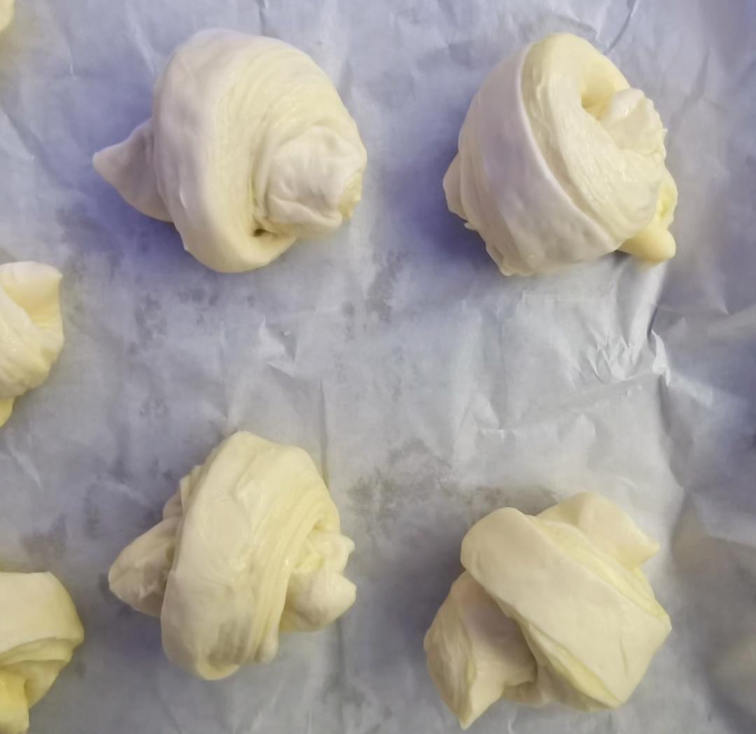 做100款面包の9：我的第一个可颂。成功开酥精确到厘米的方子!Croissant牛角包