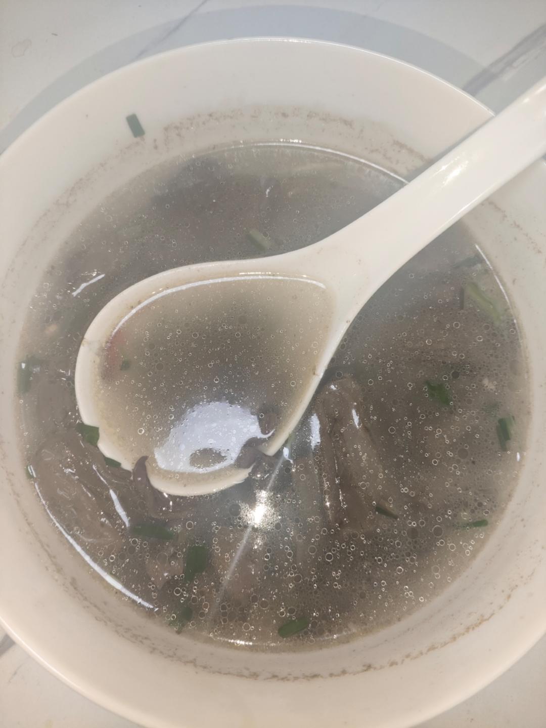 广东特色~韭菜猪红汤