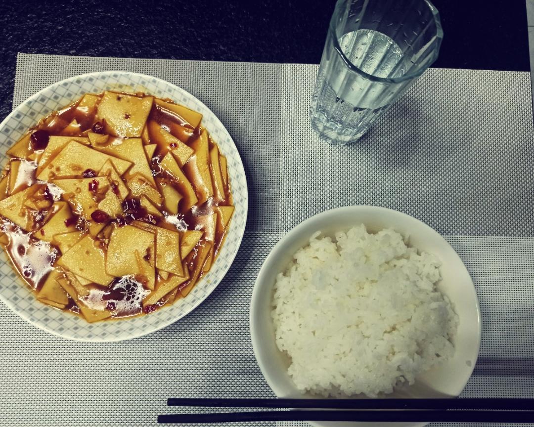 酸辣流汁宽粉的做法