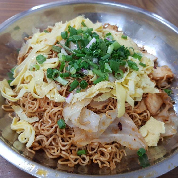 炒方便面￨幸福感爆棚