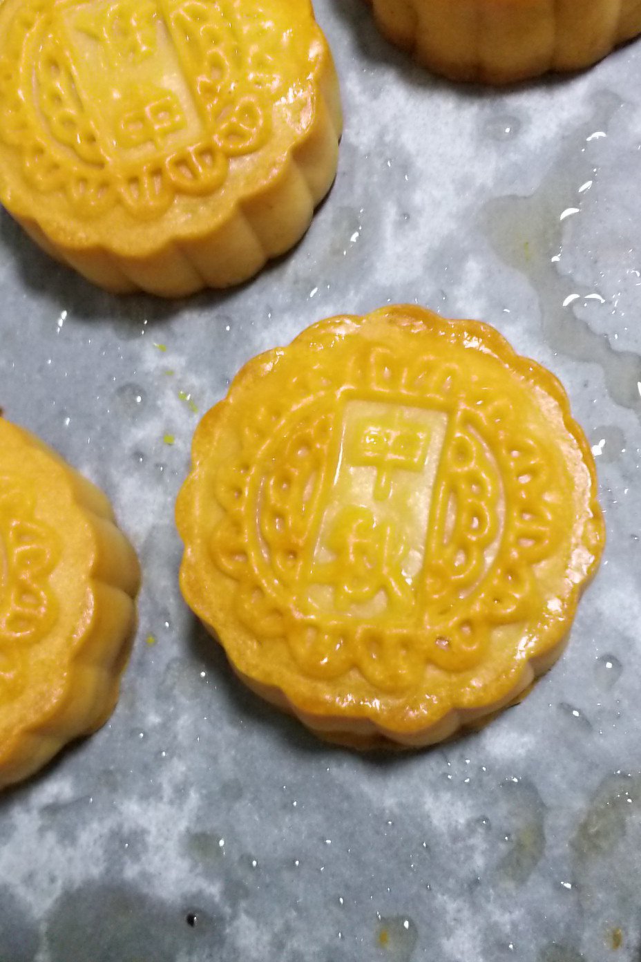 广式月饼——蛋黄莲蓉月饼